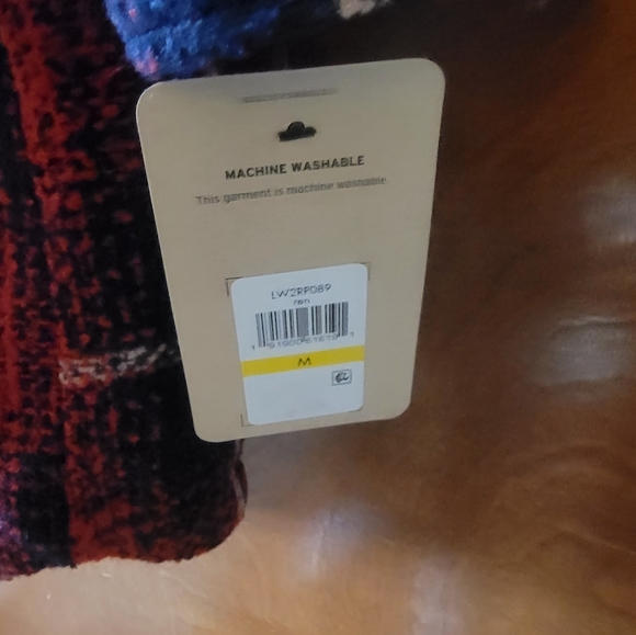 New Levi coat - Picture 2 of 7